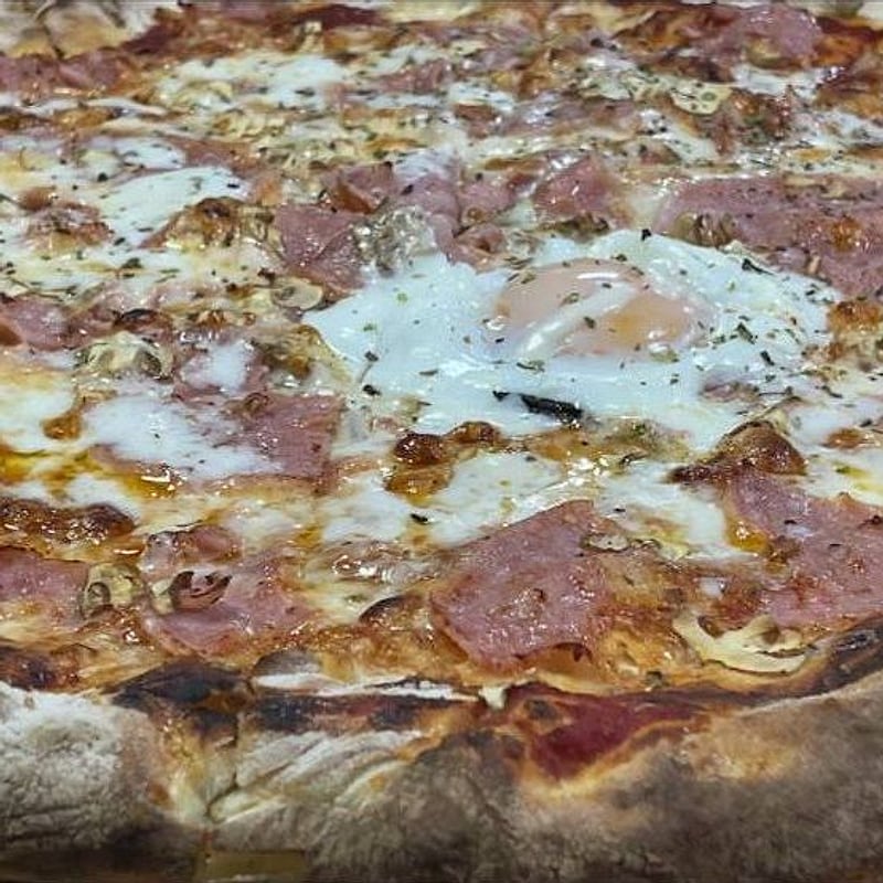 Pizza sa šunkom i jajem